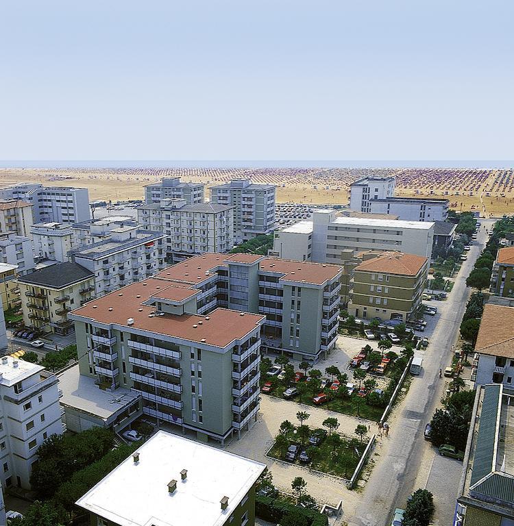 Residence G. Verdi Bibione Bagian luar foto