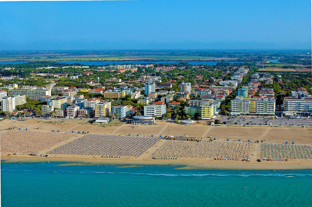 Residence G. Verdi Bibione Bagian luar foto
